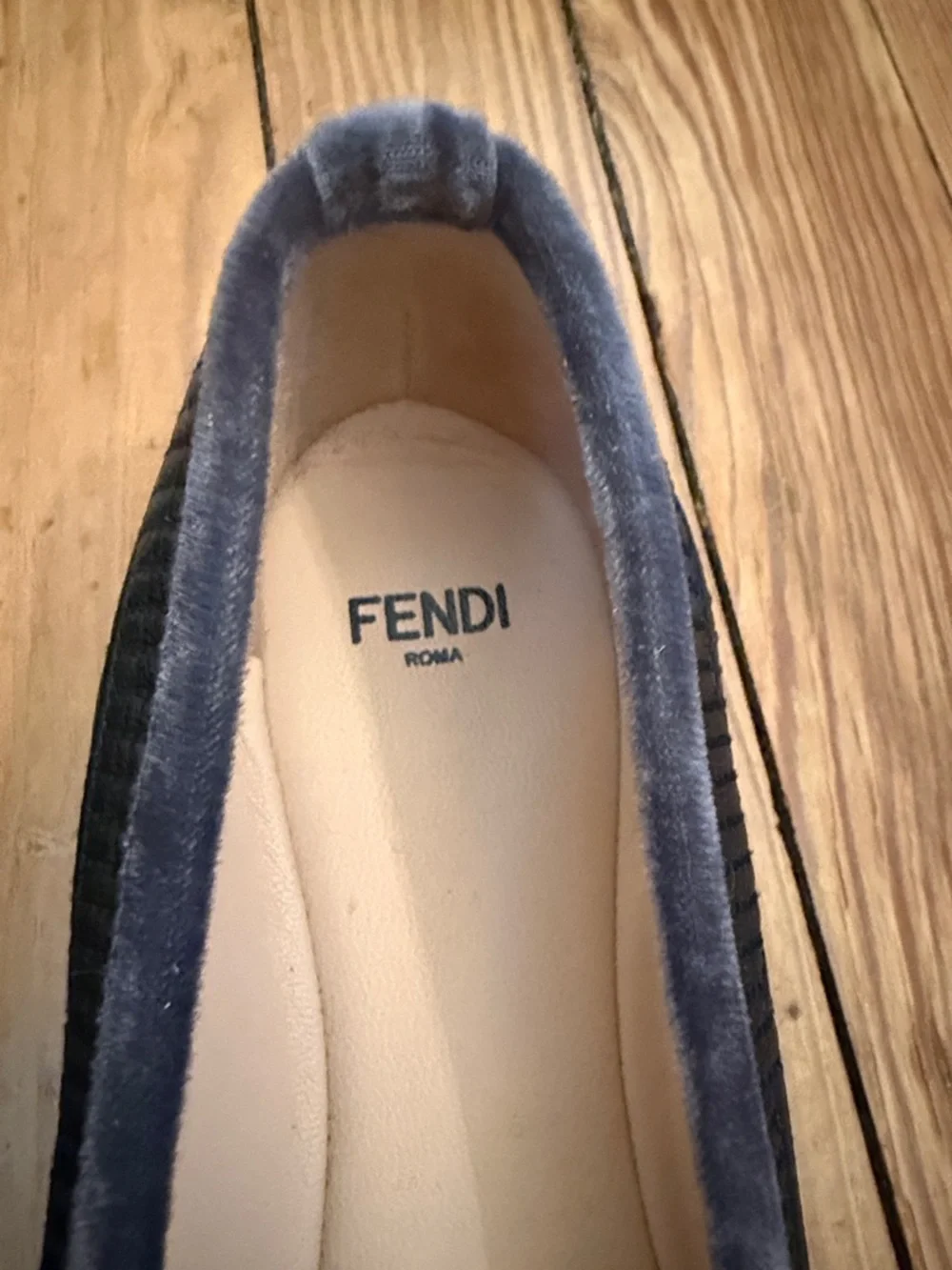 Fendi Black Quilted Leather Toe Flats with Navy Velvet Trim and Bow - Picture 4 of 7